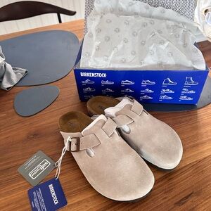 NWT Birkenstock Boston clog Taupe suede soft footbed in narrow fit